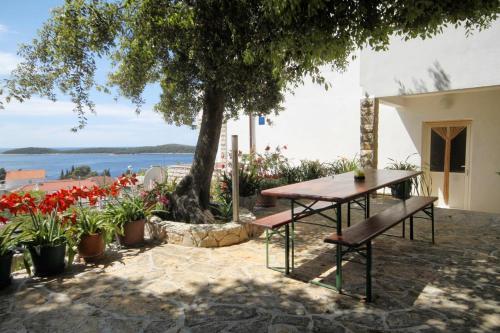 Apartments With A Parking Space Hvar - 5719