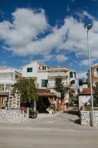 Apartments Artina