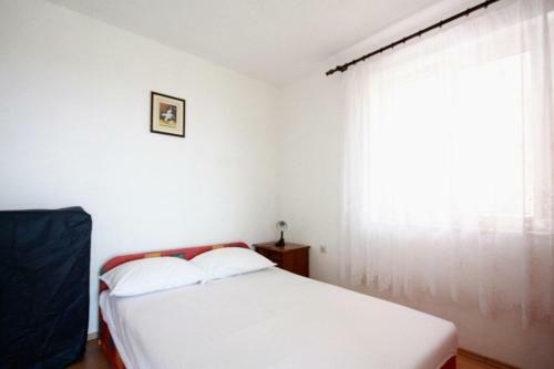 Apartments With A Parking Space Gradac (makarska) - 5198