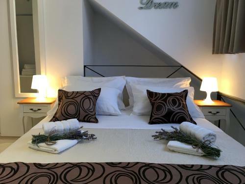 Central Split Apartments And Rooms Paese