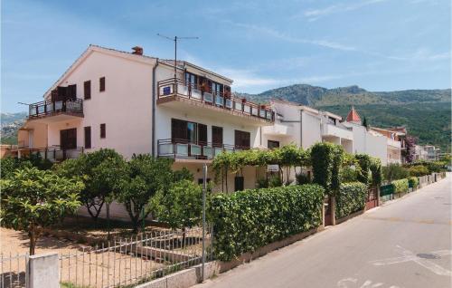 Apartment Podstrana 01