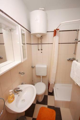 Apartments By The Sea Vinisce (trogir) - 5229