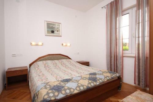 Apartments With A Parking Space Jelsa (hvar) - 8732