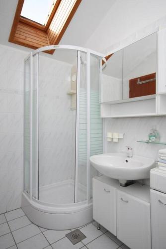 Apartments With A Parking Space Jelsa (hvar) - 8732