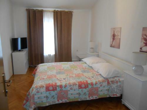 Apartments And Rooms Lago Rupa