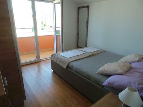Apartments In Selce 17077