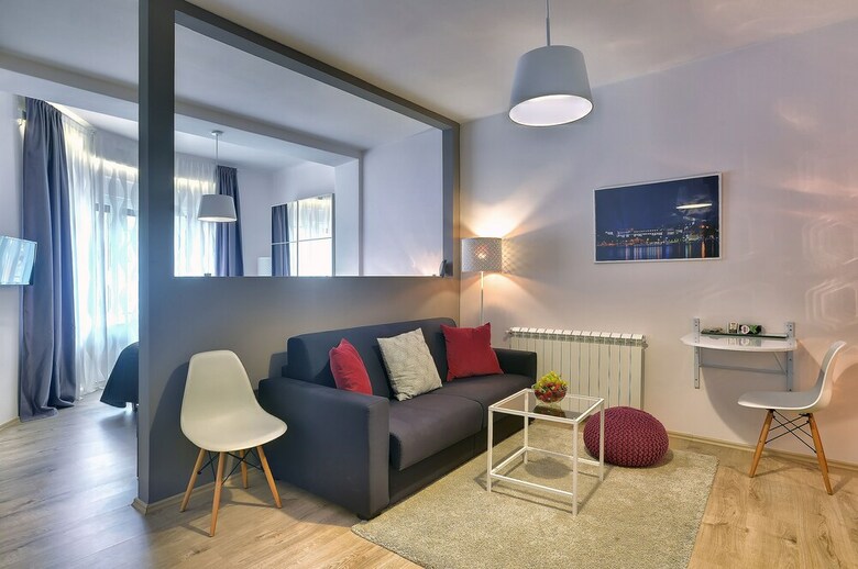 D&a Center Apartments