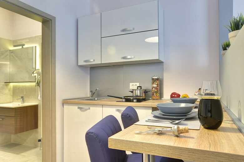 D&a Center Apartments