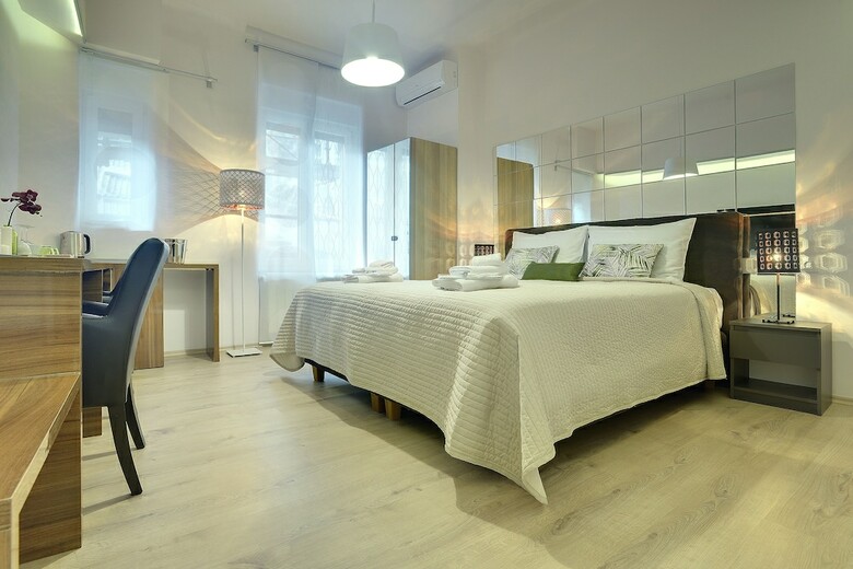 D&a Center Apartments