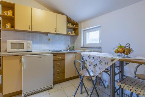 Apartments By The Sea Selce (crikvenica) - 5367