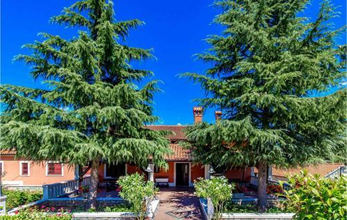Holiday Home Jurdani 02