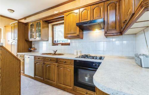 Holiday Home Jurdani 02