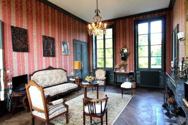 Albergue Ch�teau D'island V�zelay