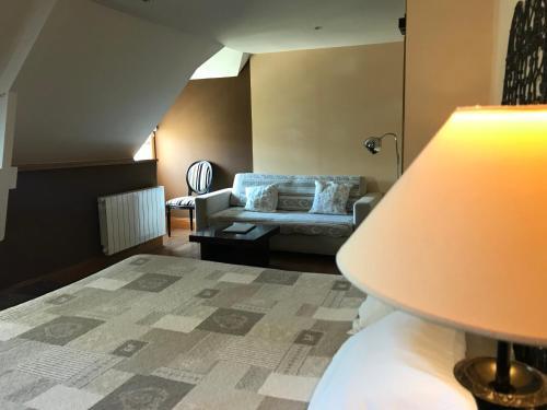 Hotel Le Manoir Des Douets Fleuris