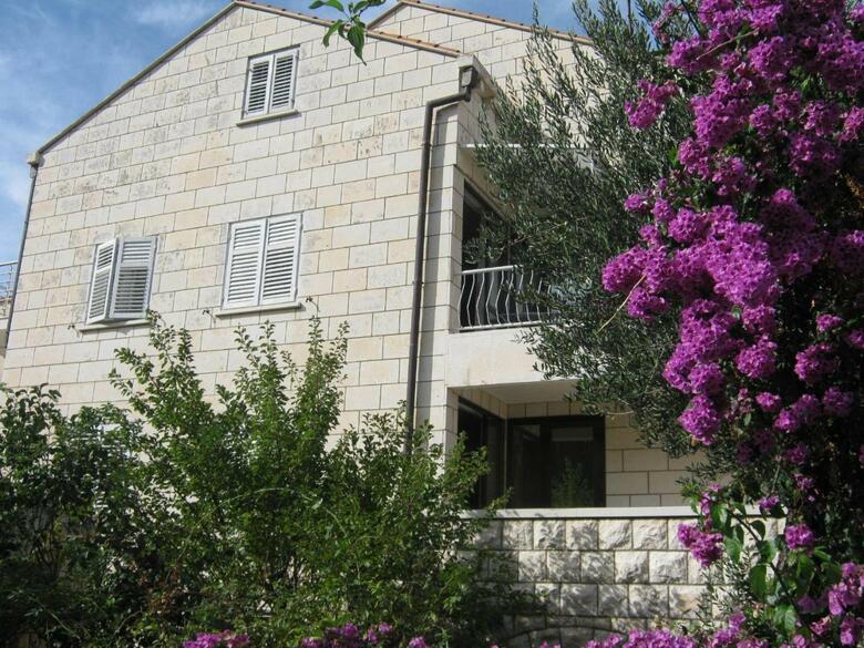 Apartments And Rooms Artemida