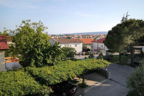 Hostal Rooms With A Parking Space Krk - 5371