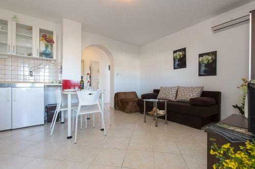 Apartments With A Parking Space Punat (krk) - 5378
