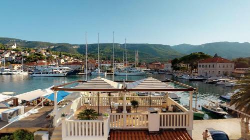 Radovani Luxury Apartment With Private Pool