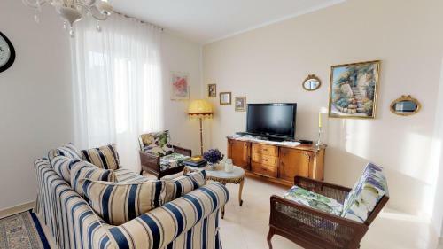 Radovani Luxury Apartment With Private Pool