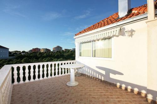 Apartments With A Parking Space Rogoznica - 4800
