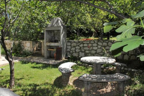 Apartments With A Parking Space Senj - 5562