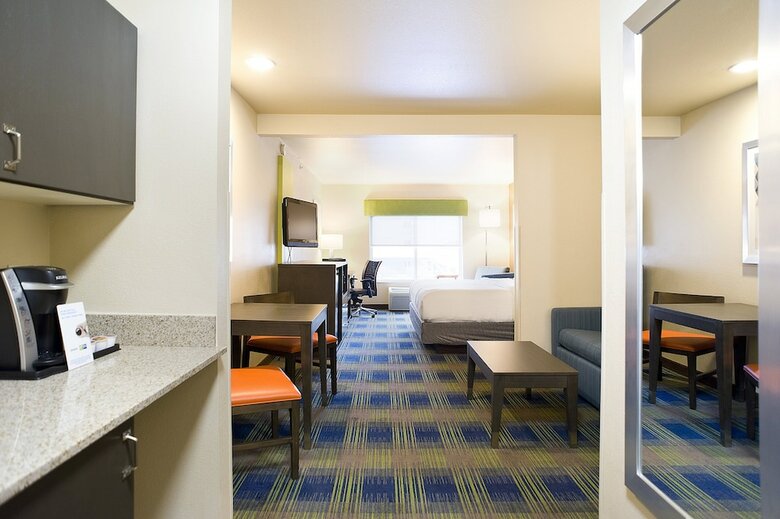 Holiday Inn Express Hotel & Suites Brookings