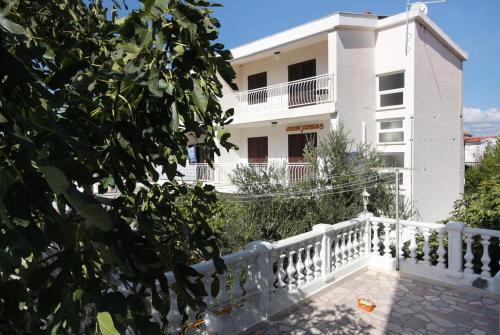 Hostal Apartments With A Parking Space Vodice - 2995