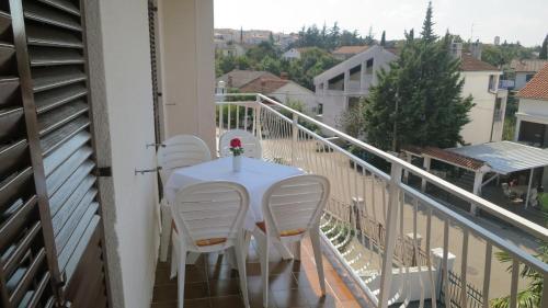 Apartment In Malinska 49