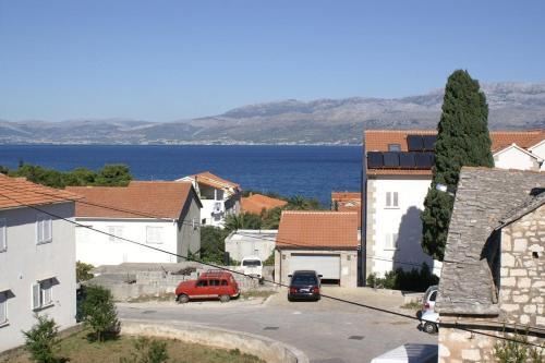 Apartments With A Parking Space Supetar (brac) - 2840