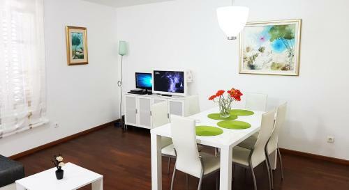 Split Promenade Apartments