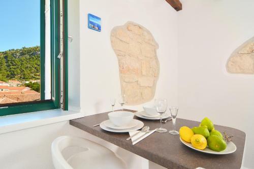 Hostal Apartments And Rooms Kampanel