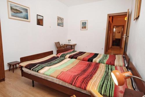 Apartments With A Parking Space Supetar (brac) - 6026