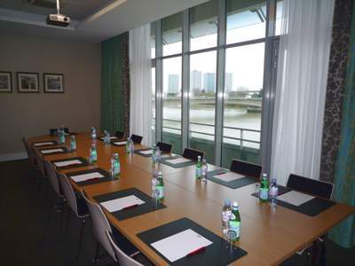 Hotel Residhome Nantes Berges De La Loire