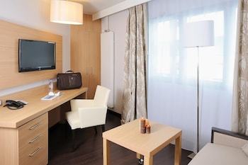 Hotel Residhome Nantes Berges De La Loire