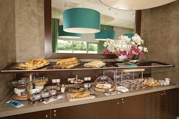 Hotel Residhome Nantes Berges De La Loire