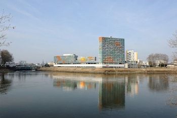 Hotel Residhome Nantes Berges De La Loire