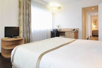 Hotel Residhome Nantes Berges De La Loire