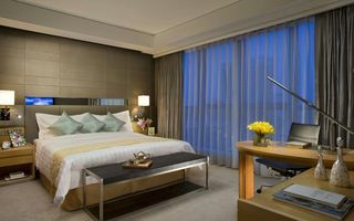 Hotel Ascott Raffles City