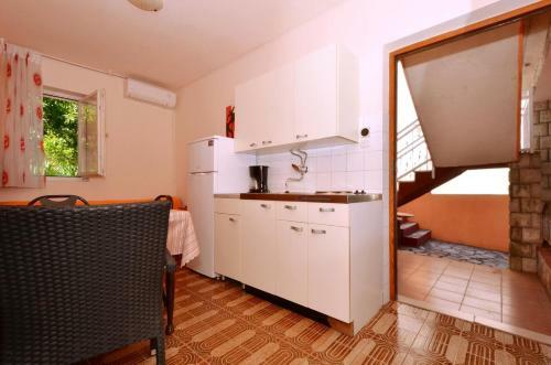 Apartment Arbanija 8651b