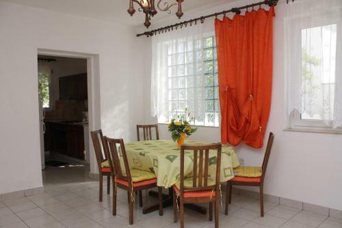 Apartment Banjol 4952a