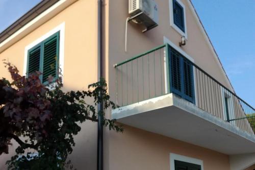 Apartments By The Sea Mirca (brac) - 2854