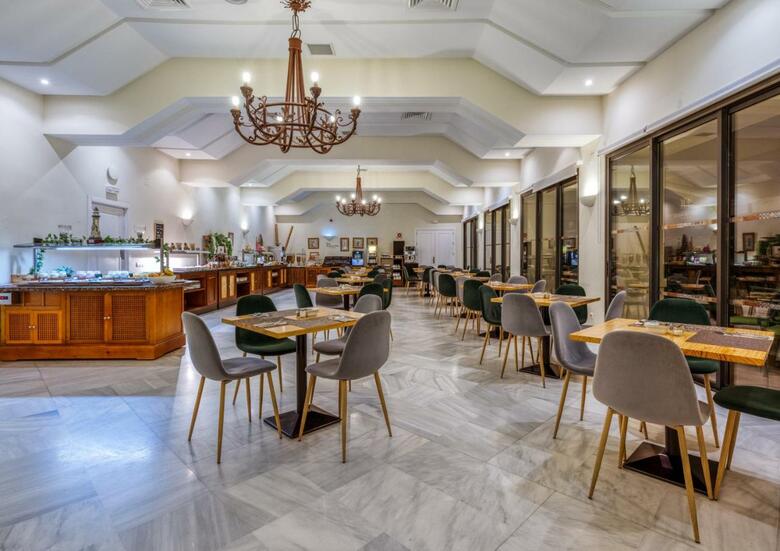 Hotel Azz Guardacorte Campo De Gibraltar