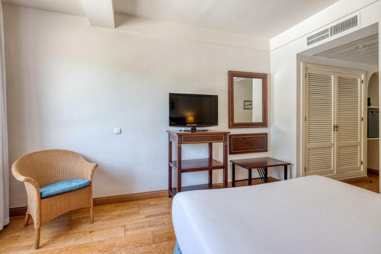 Hotel Azz Guardacorte Campo De Gibraltar