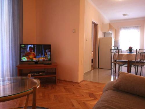 Apartments With A Swimming Pool Banjol (rab) - 11382