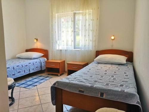 Apartments With A Swimming Pool Banjol (rab) - 11382