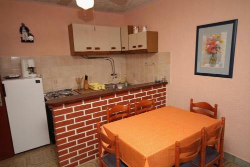Apartment Mundanije 4953c