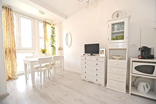 Hostal Tinel Rooms Old City Center