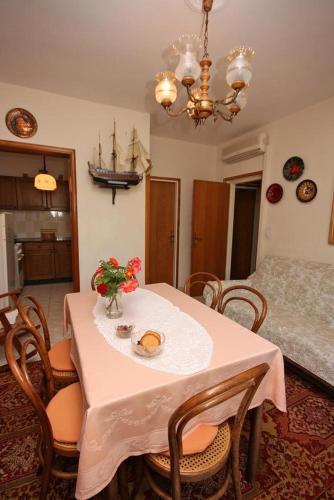 Apartment Barbat 4977a