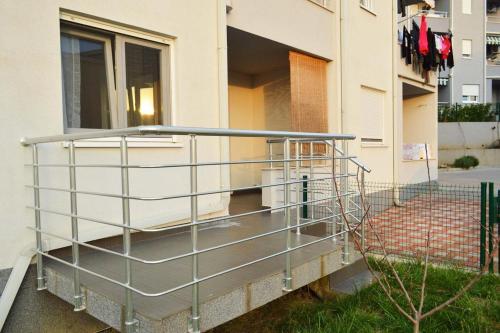 Apartments With A Parking Space Podstrana (split) - 11526