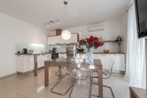 Apartments Villa Maelise